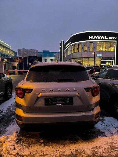 Новый Haval H7 уже в России: живые фото машины из пресс-парка