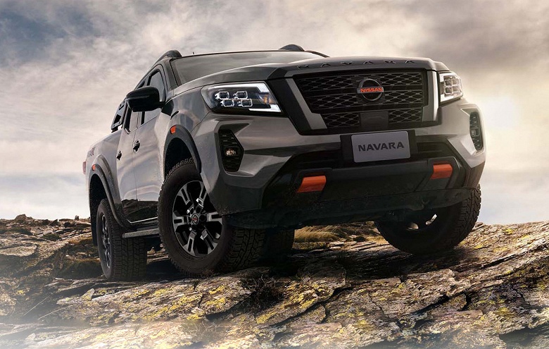 В Россию привезли новый Nissan Navara Pro-4X: 2,5-литровый мотор, честный полный привод и «автомат»