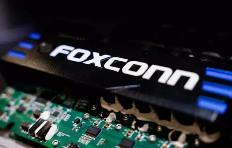 Производитель iPhone превзошёл все ожидания и установил рекорд. Сама Foxconn объяснила свой успех высоким спросом на серверы и чипы для систем ИИ