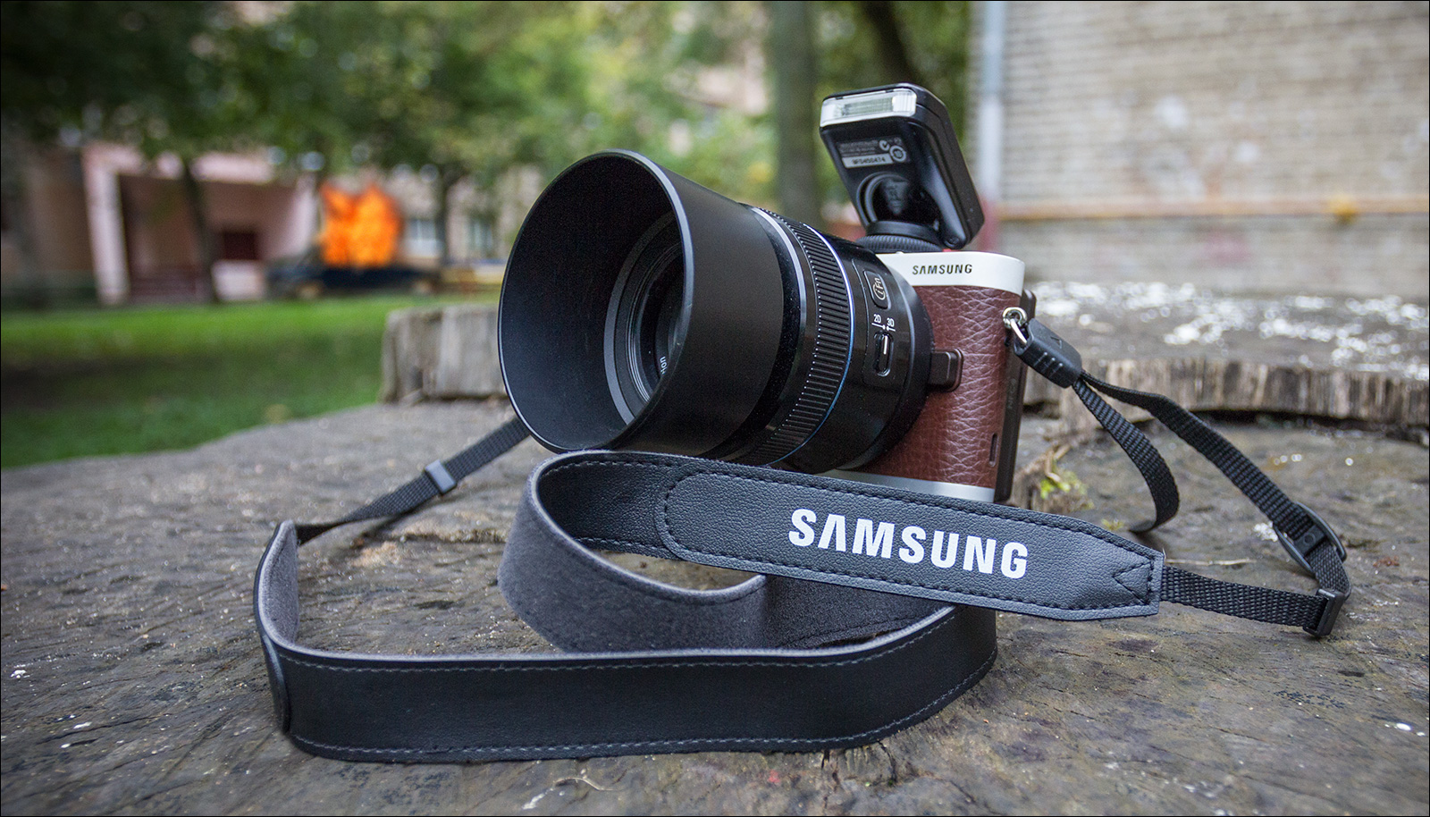 Raw Samsung NX 100