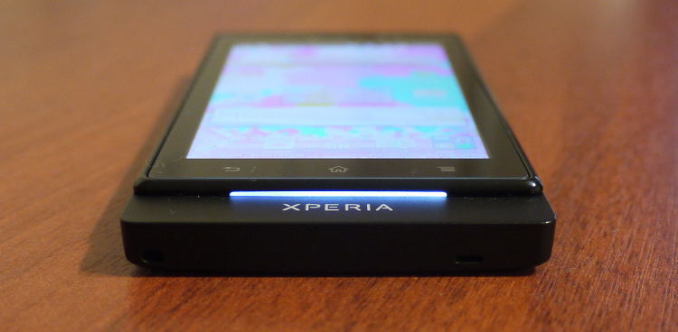 Хорошист: обзор Sony Xperia Sola