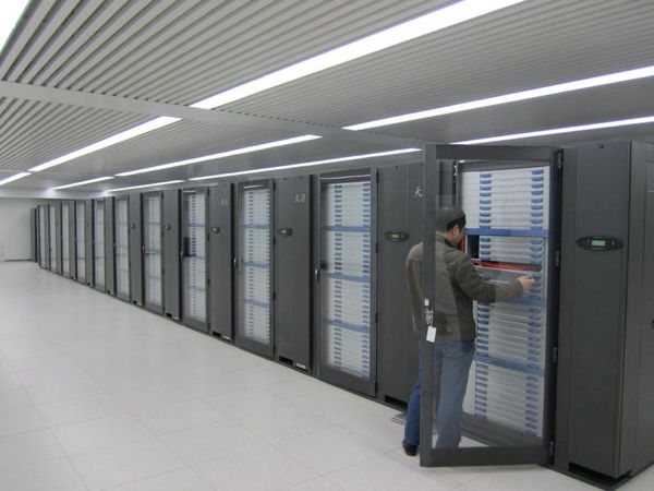 Китай строит суперкомпьютер с производительностью 100 петафлоп