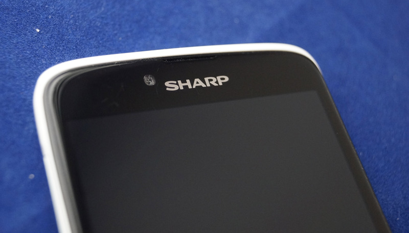 Красивый и приятный. Обзор смартфона Sharp SH837W