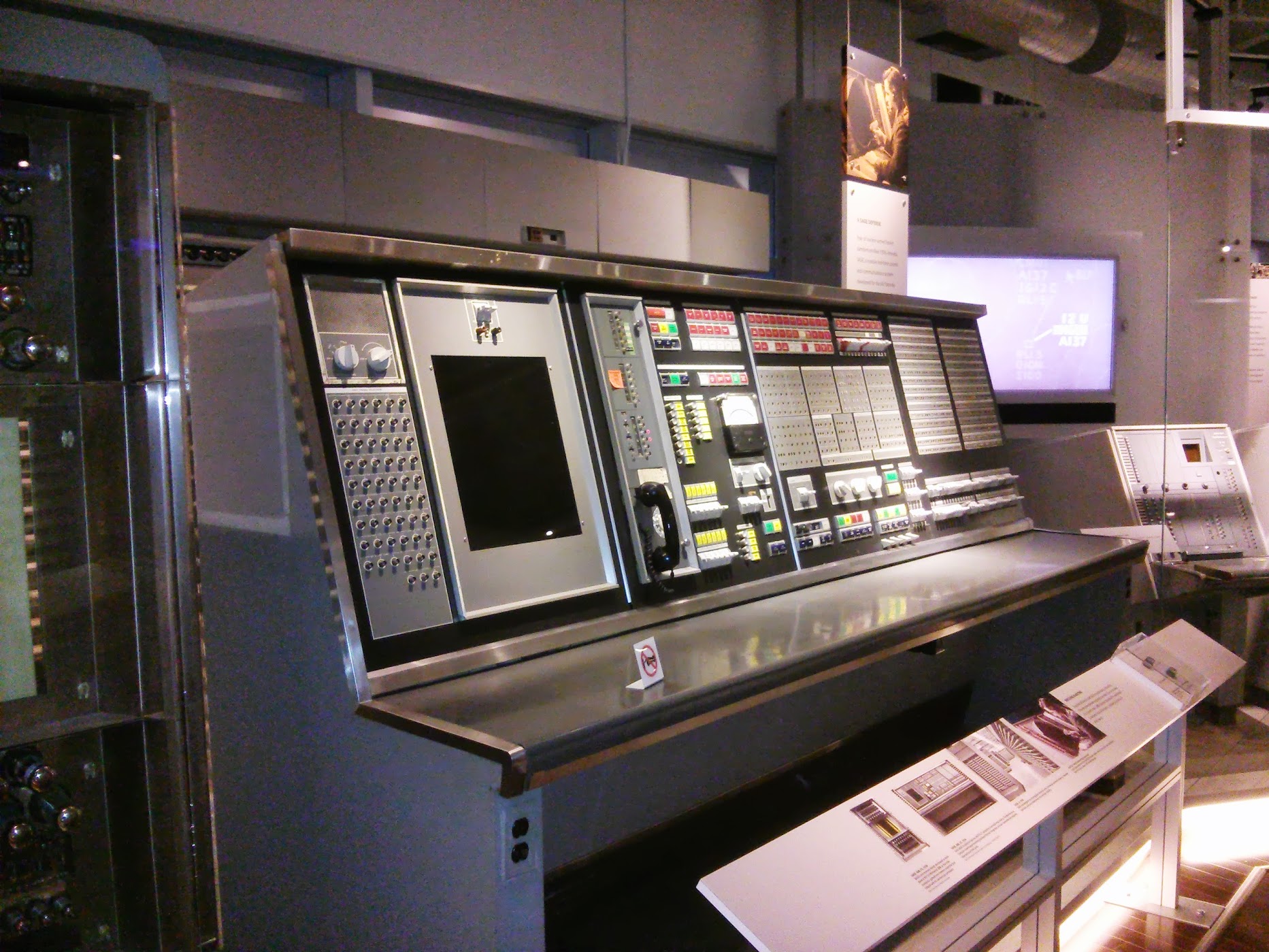 Computer museum. Ламповый компьютер IBM 604. Музей компьютеров. Музей компьютерной истории. Музей компьютеров в США.