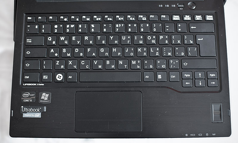 Ультрабук Fujitsu Lifebook U772