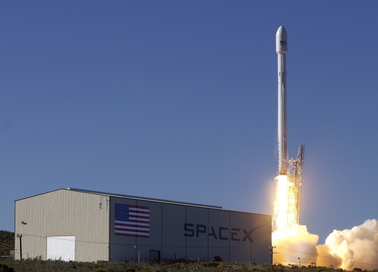 В пятницу состоится коммерческий запуск Falcon 9 v1.1 от SpaceX (с трансляцией запуска в Сеть)