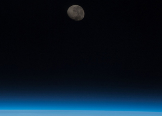 Восход Луны с МКС: фотография с орбиты