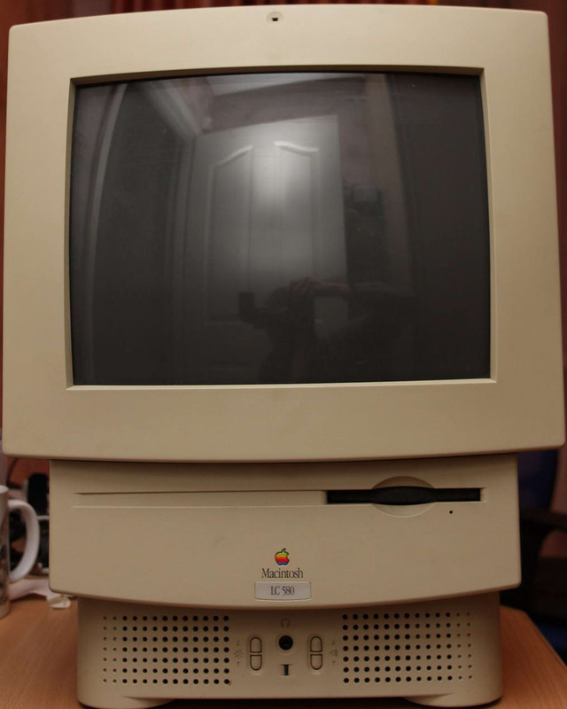 Вскрытие Apple Macintosh LC 580